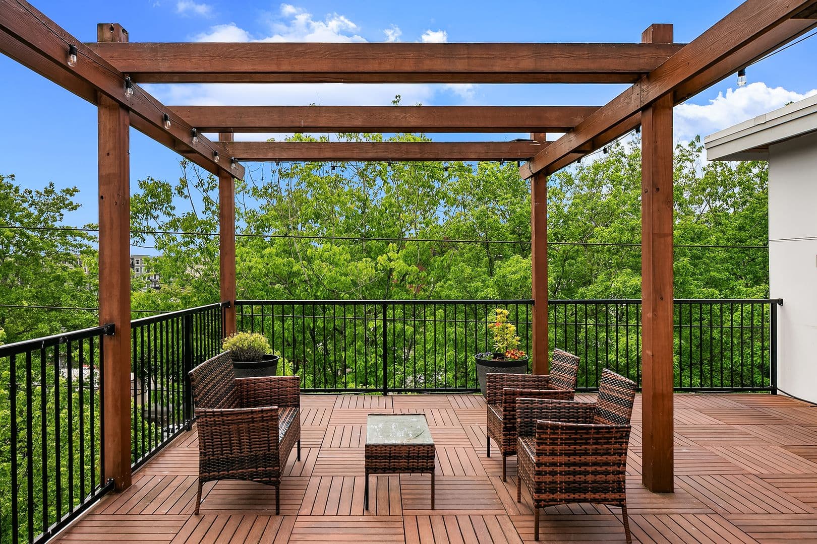 Redmond Apartment: 16210 NE 80th St