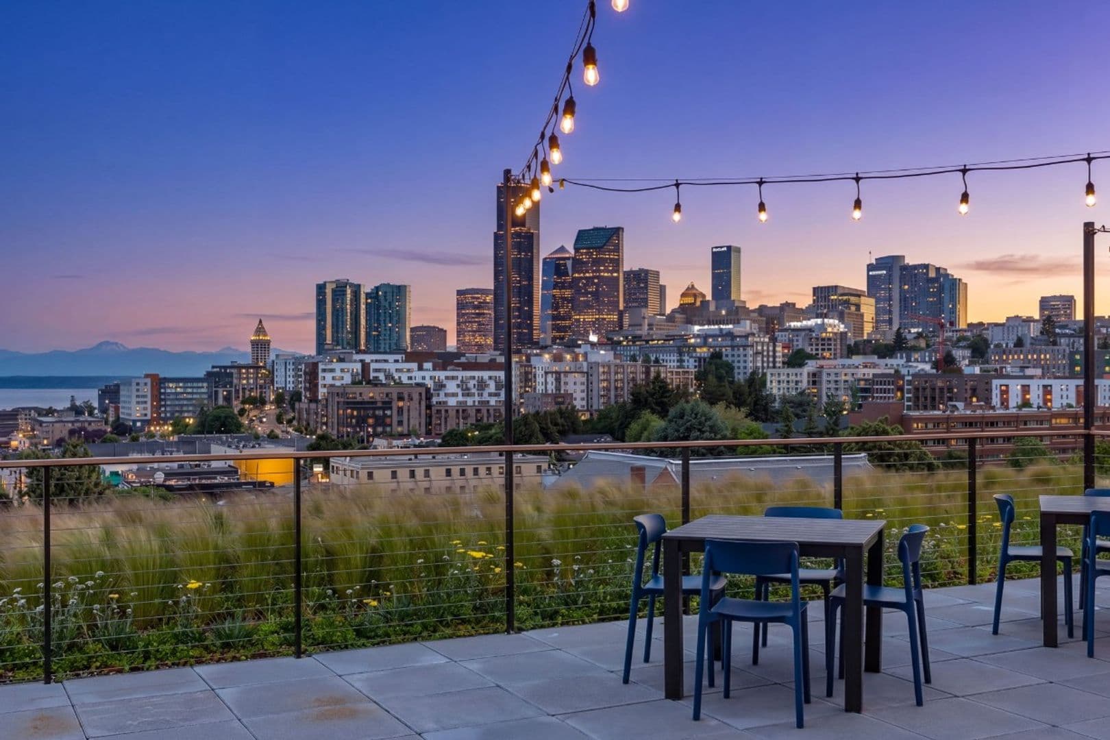 Seattle Apartment: 404 16th Ave S