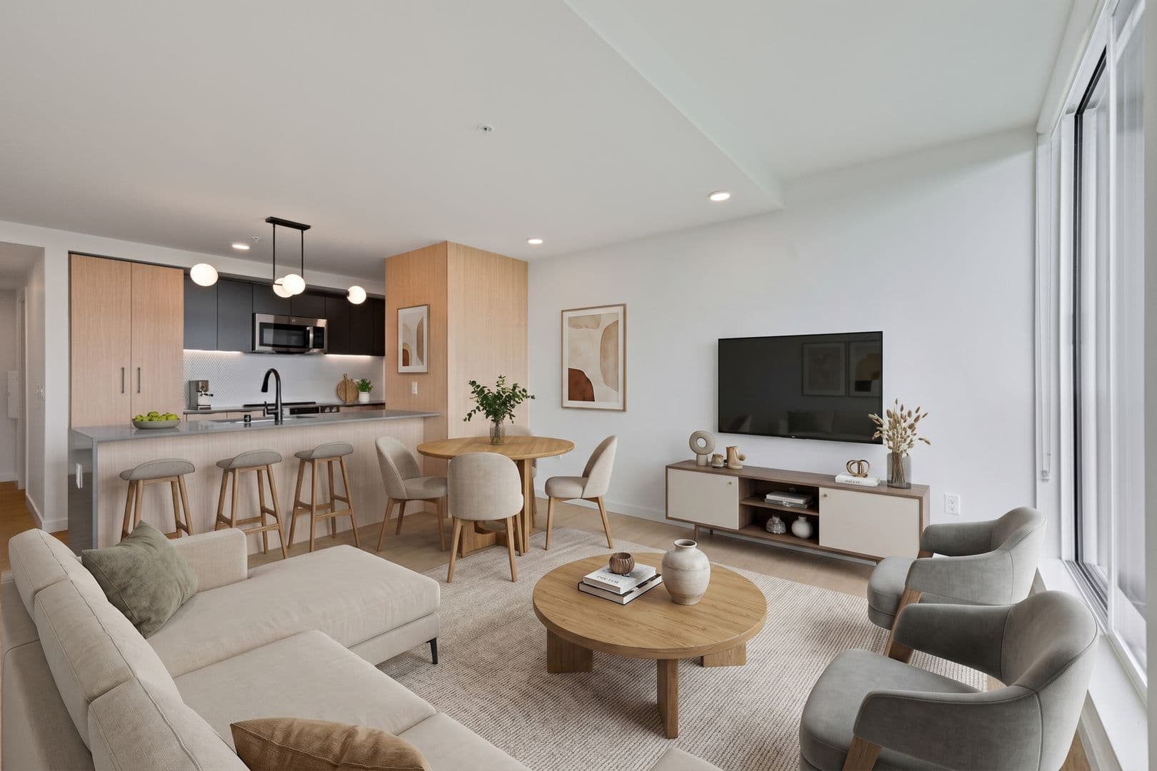 Seattle Apartment: 404 16th Ave S