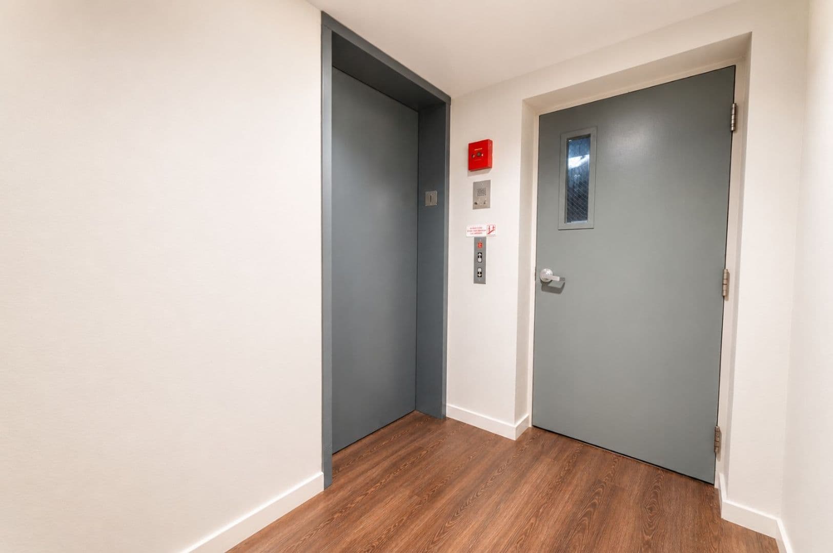 Seattle Apartment: 3230 SW Avalon Way