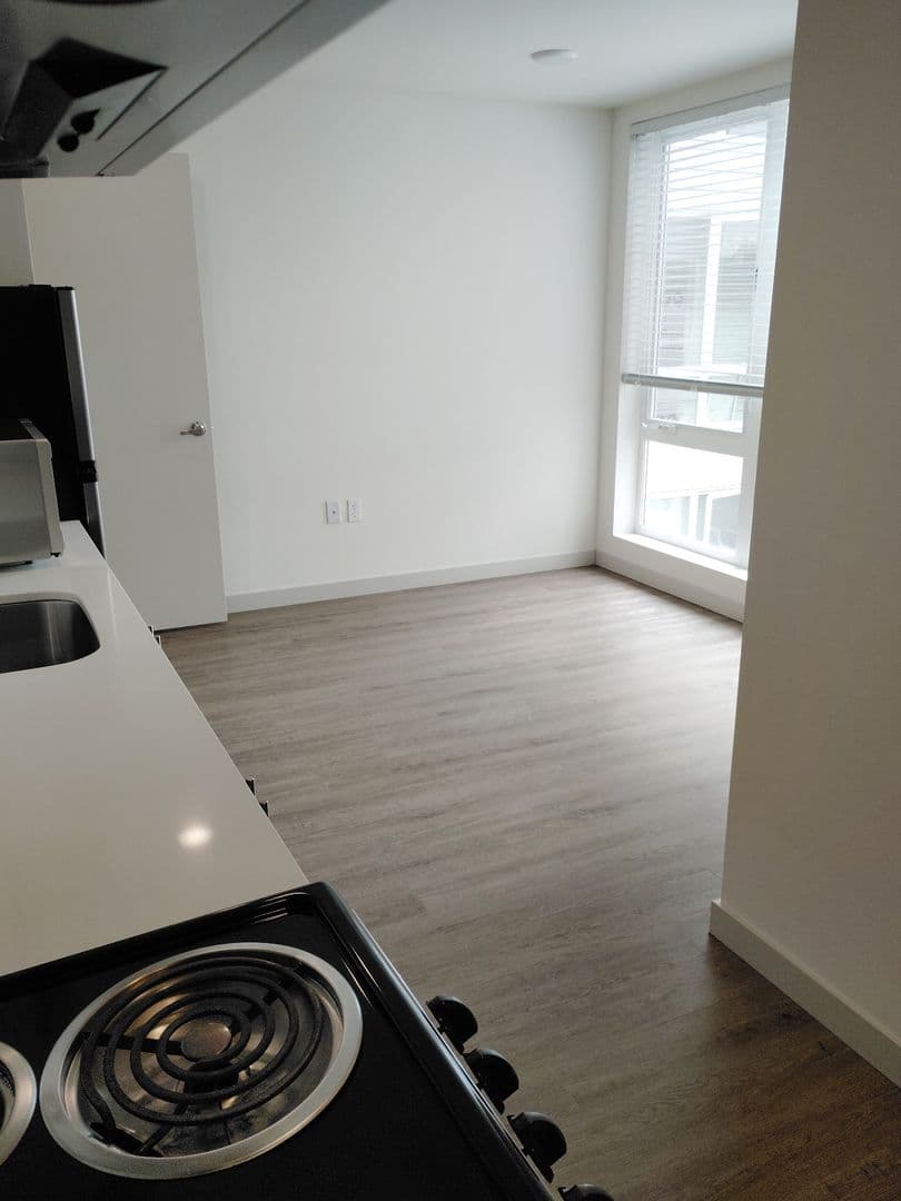 Seattle Apartment: 6404 9th Ave NE