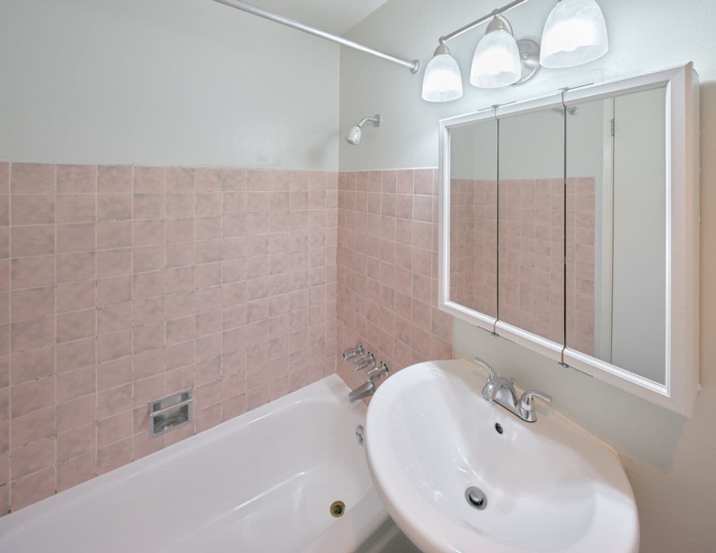 Seattle Apartment: 3430 Rainier Ave S