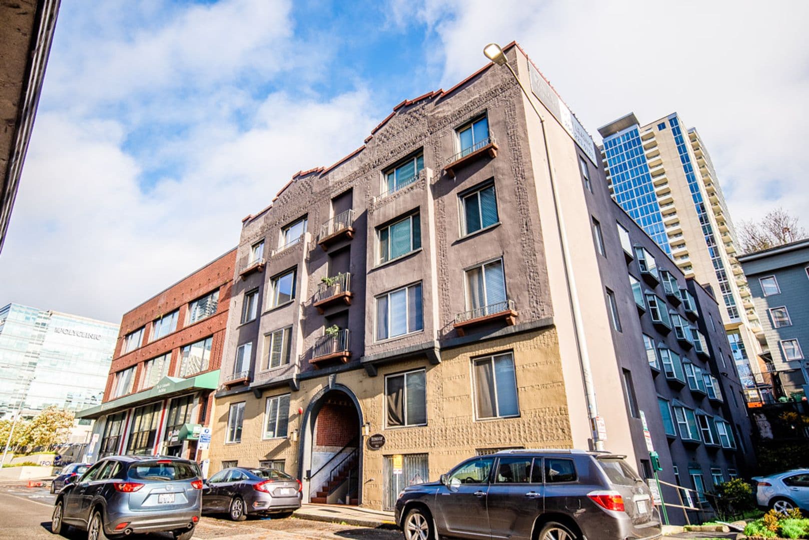 Seattle Apartment: 714 7th Ave