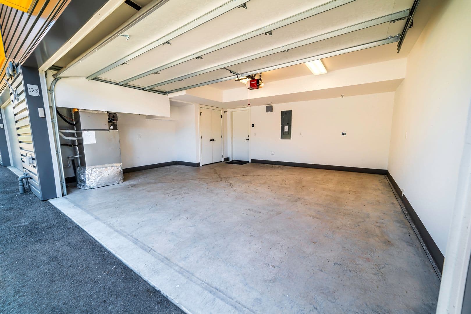Bellevue Apartment: 135 100th AVE NE