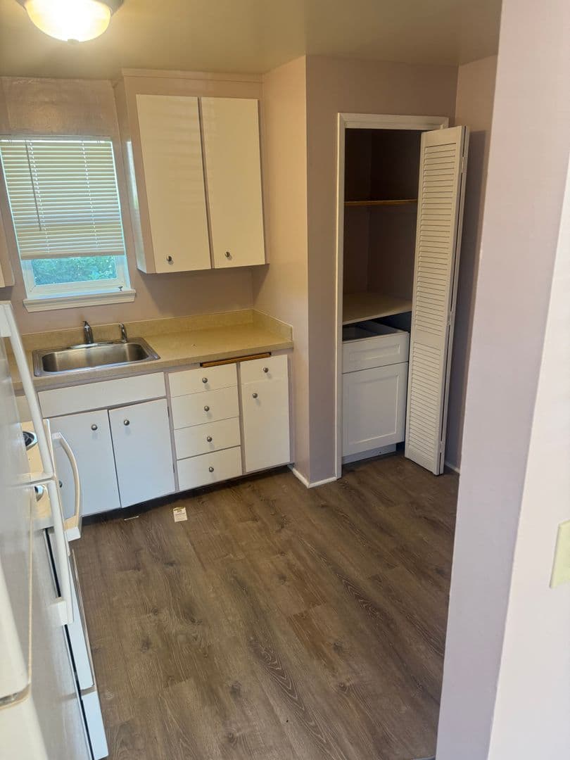 Issaquah Apartment: 55 1st Ave NW
