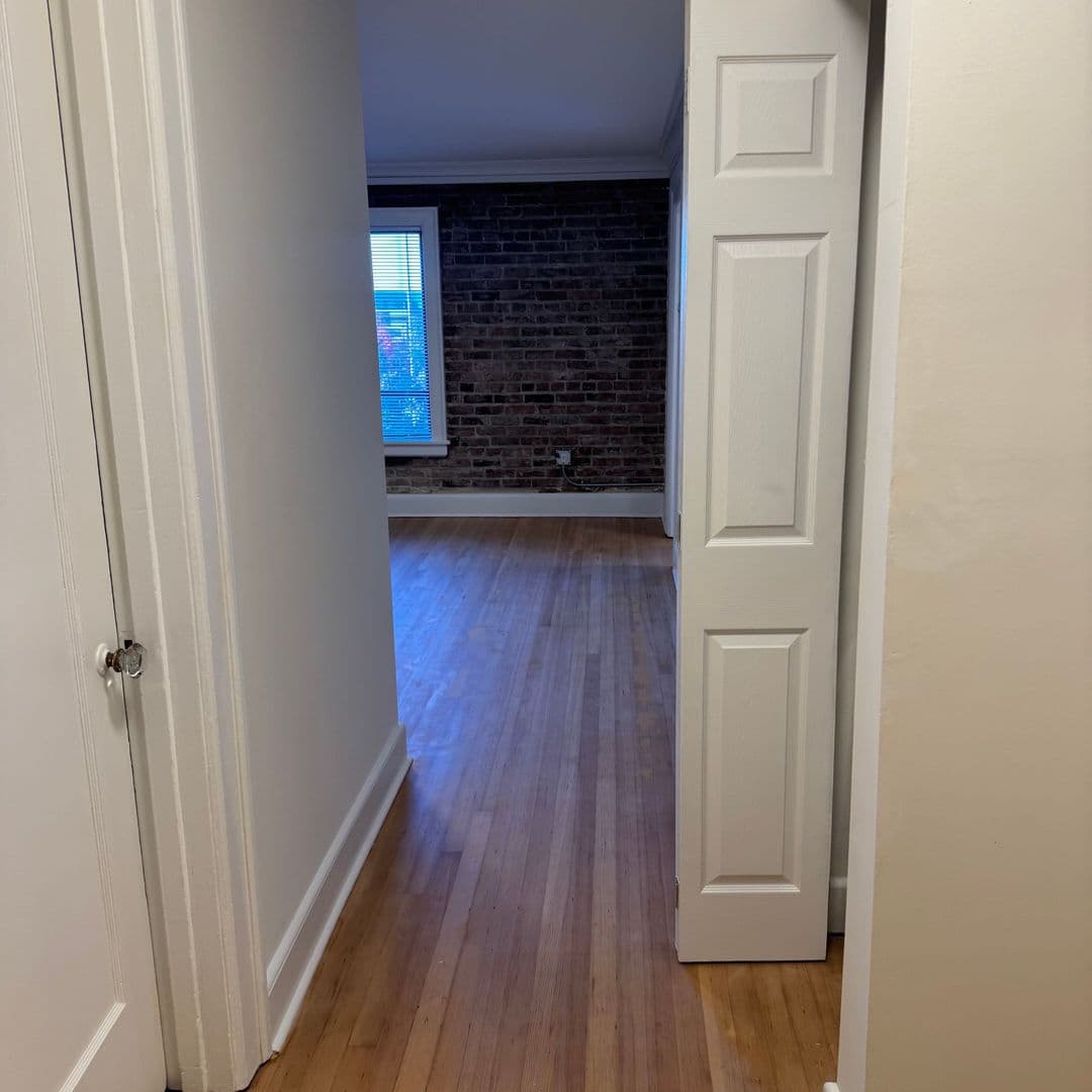 Seattle Apartment: 603 Pontius Ave North