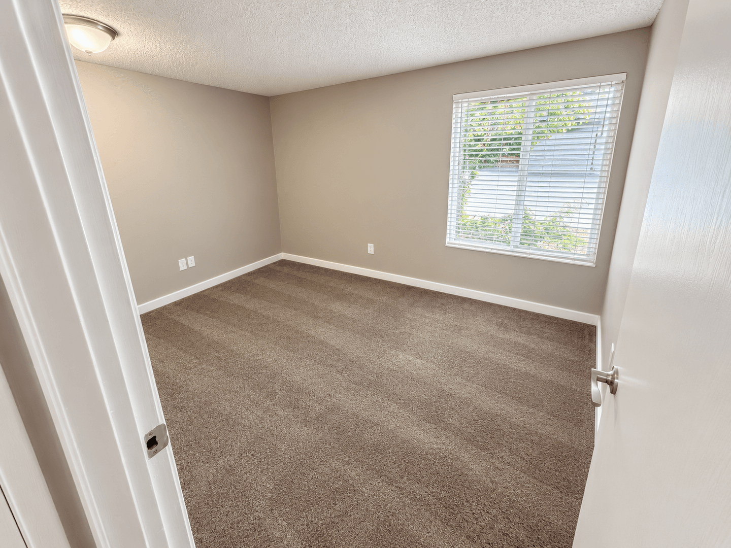 Bellevue Apartment: 14260 SE 18th ST