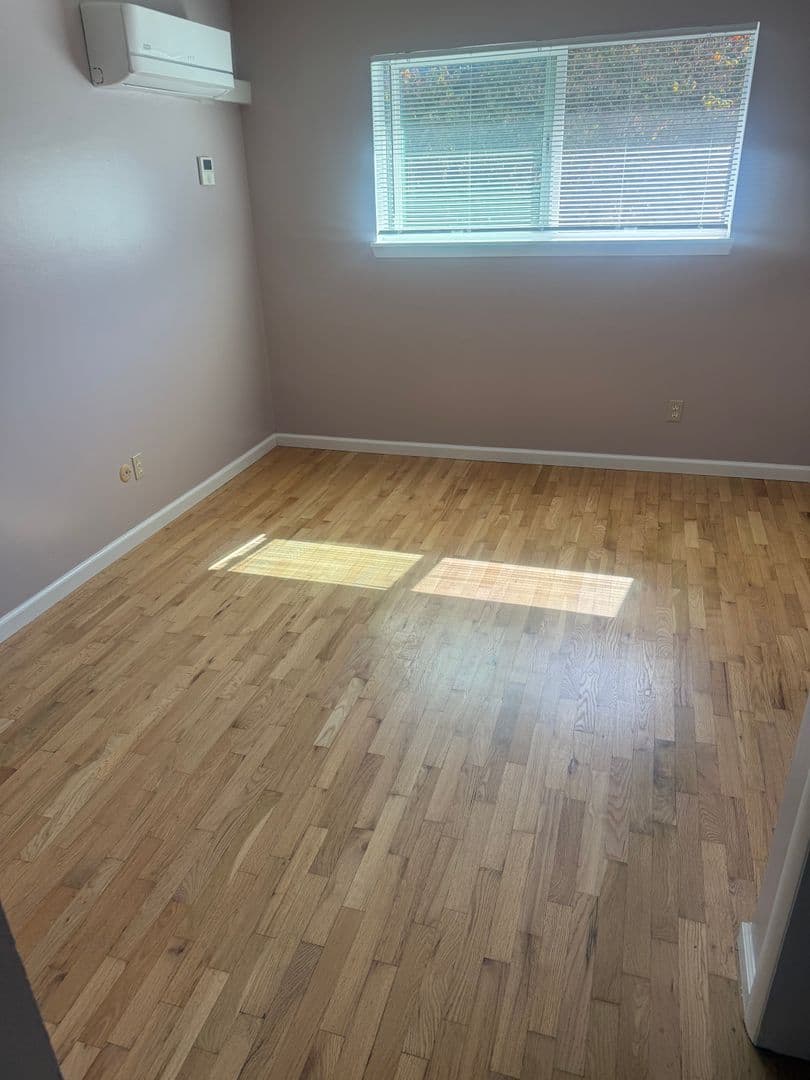 Issaquah Apartment: 55 1st Ave NW