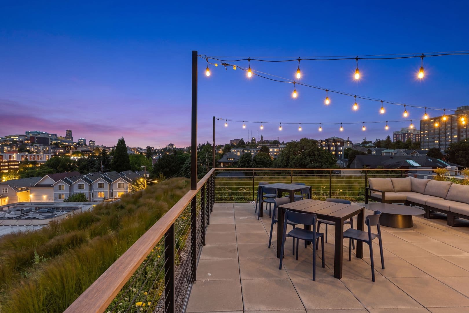 Seattle Apartment: 404 16th Ave S