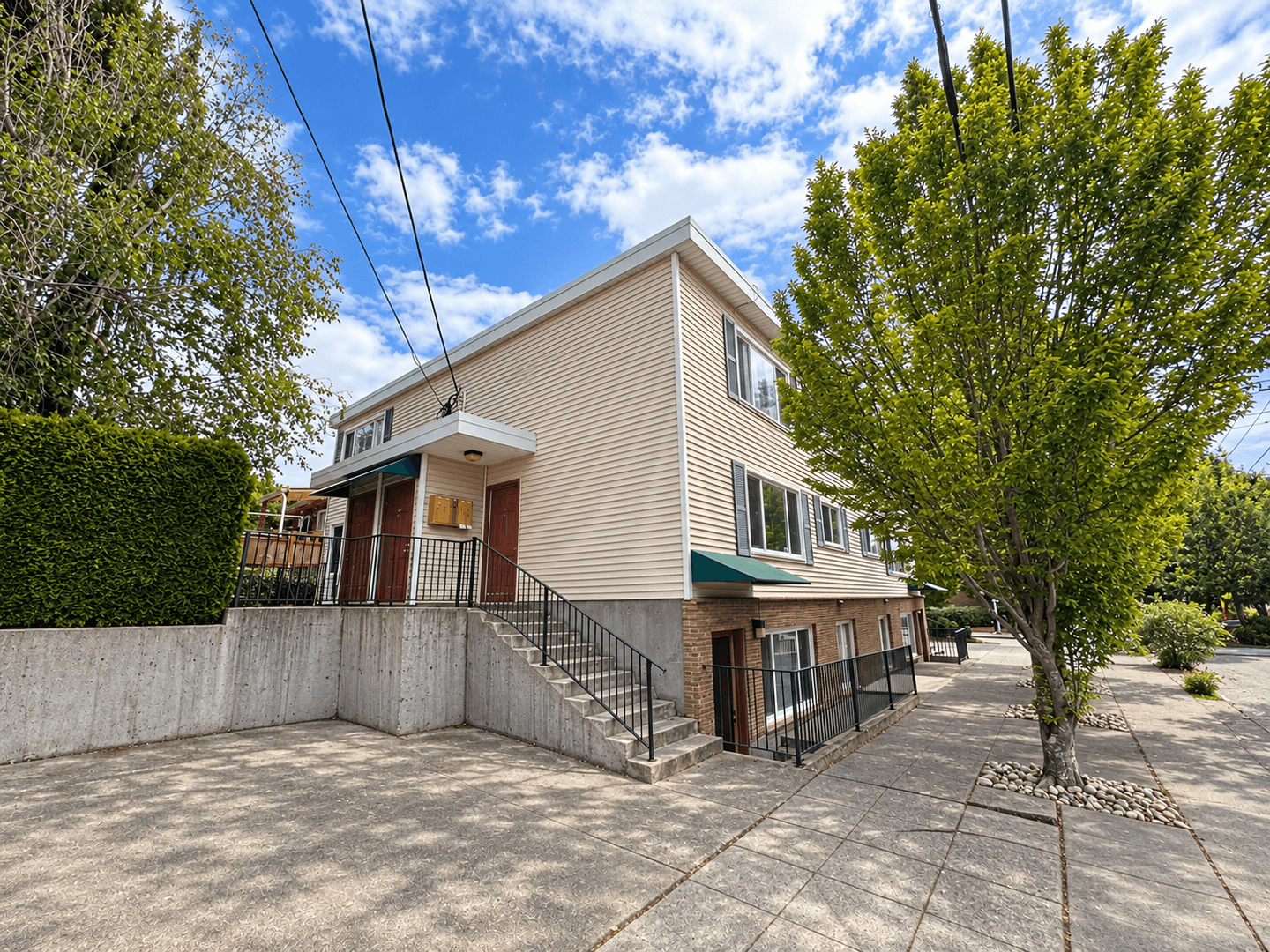 Seattle Apartment: 7500 6th Ave NW
