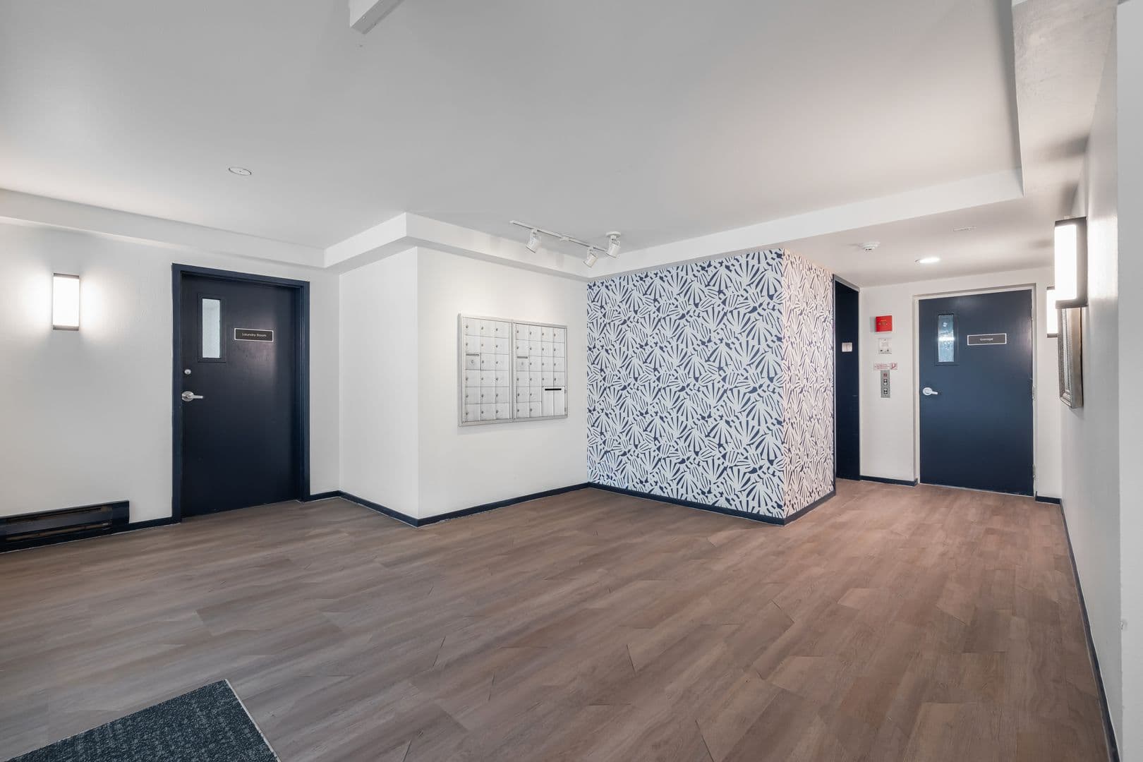 Seattle Apartment: 3230 SW Avalon Way