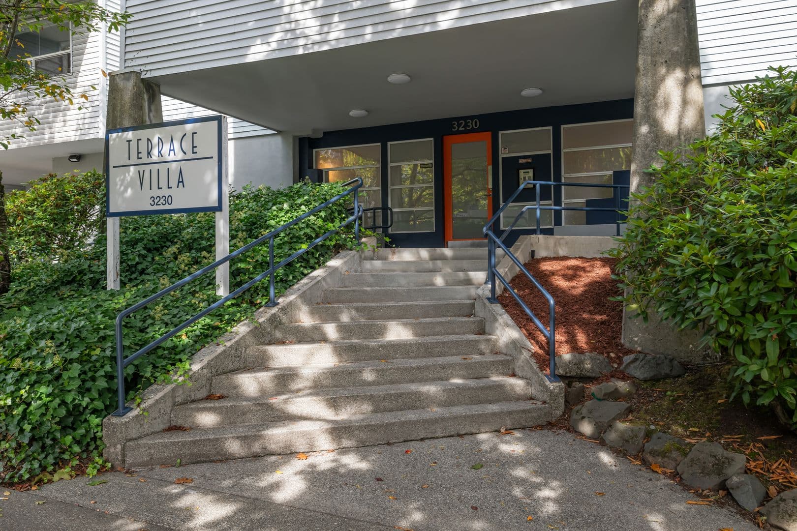 Seattle Apartment: 3230 SW Avalon Way