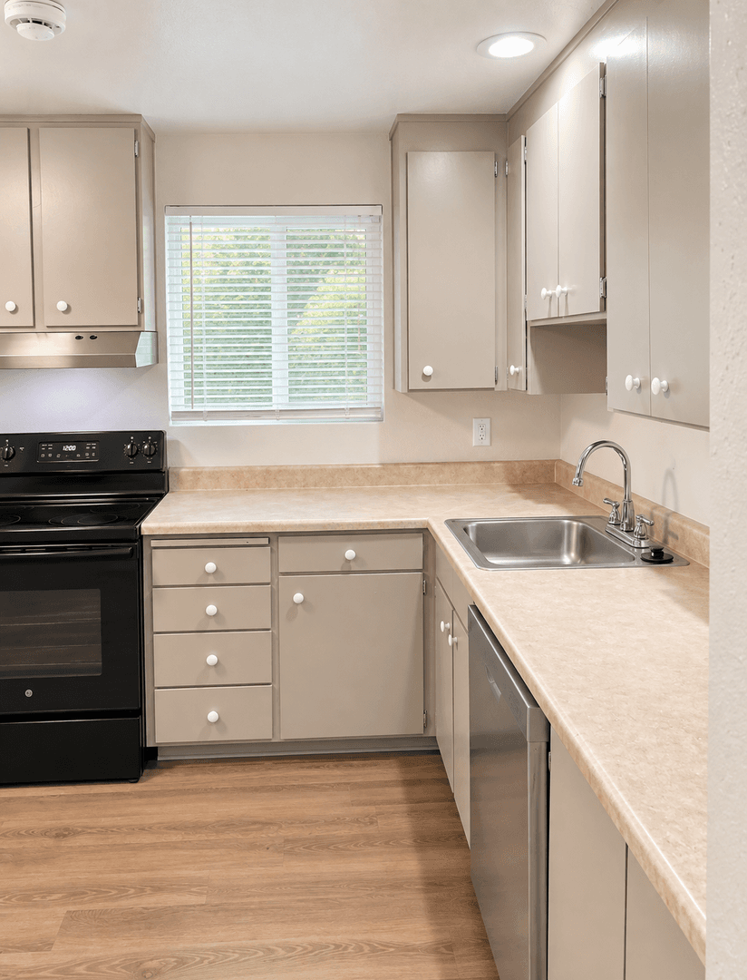 Tukwila Apartment: 14081 58th Avenue S