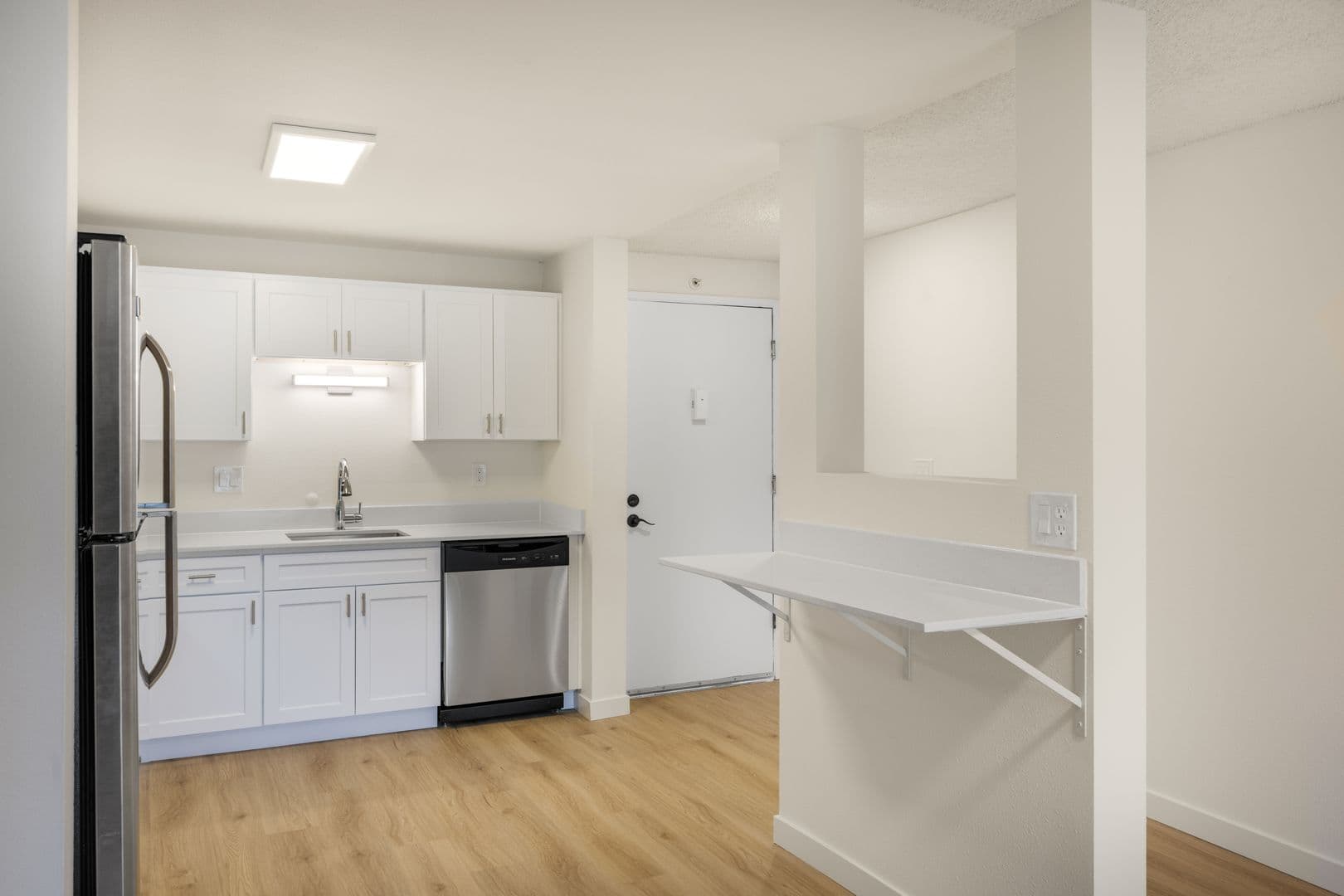Seattle Apartment: 3025 NE 137th St