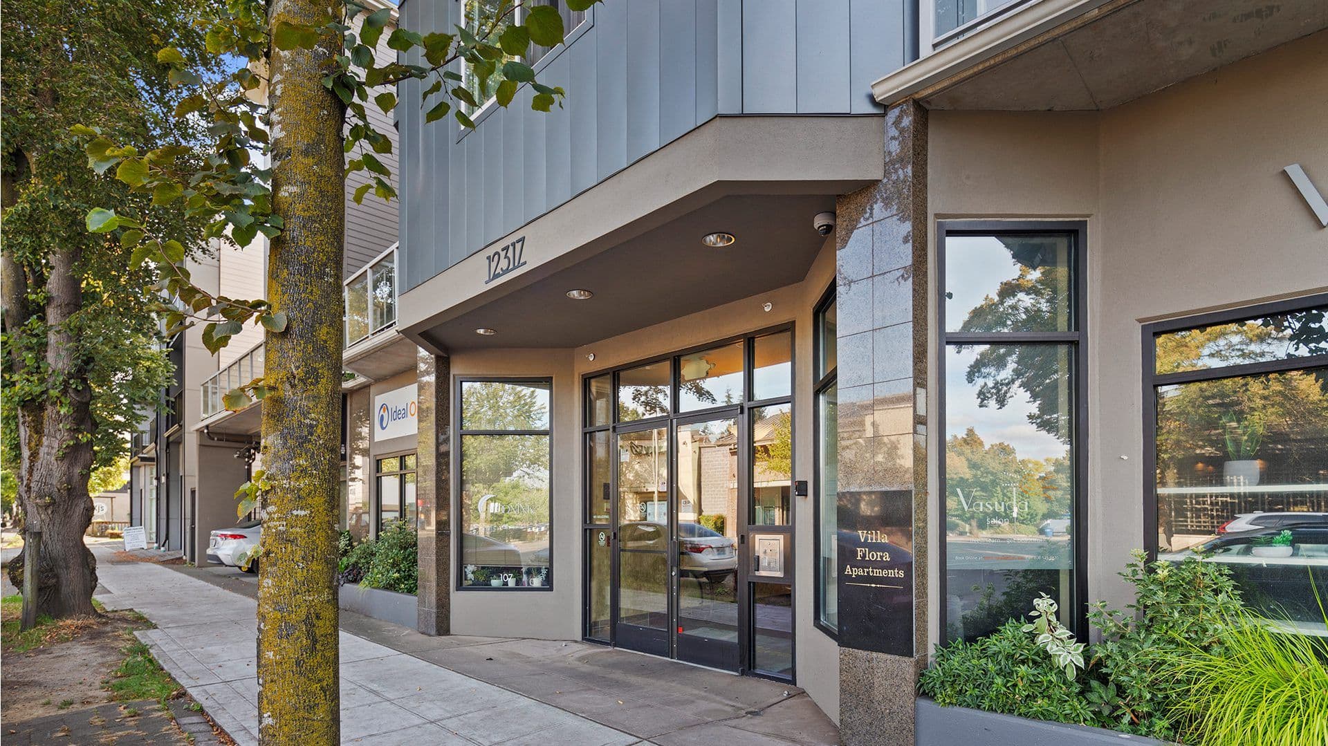 Seattle Apartment: 12317 15th Ave NE
