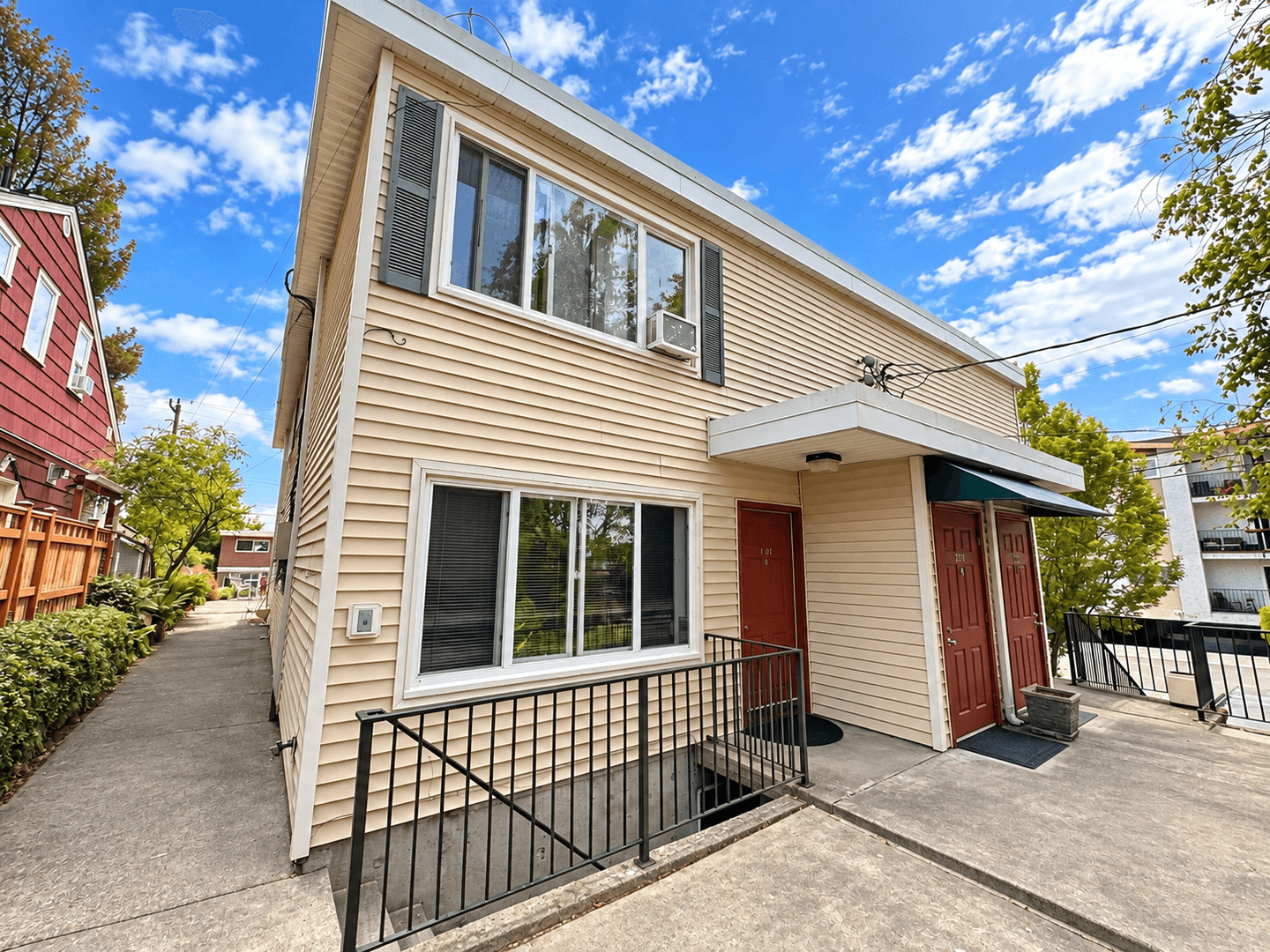 Seattle Apartment: 7500 6th Ave NW