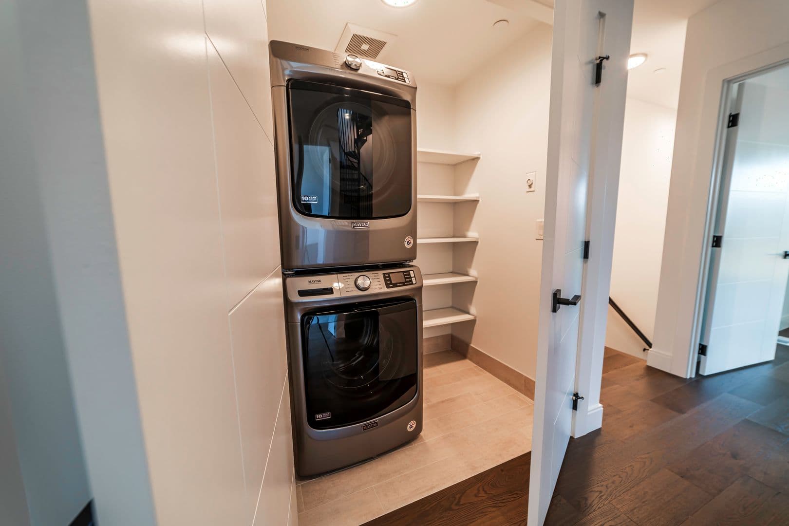 Bellevue Apartment: 135 100th AVE NE