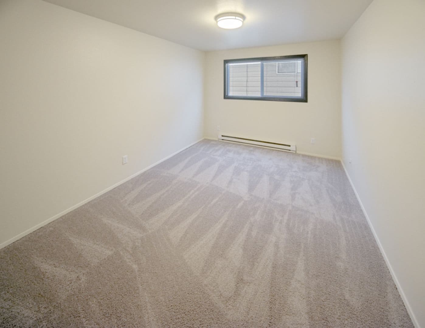 Everett Apartment: 4807 Vesper Drive