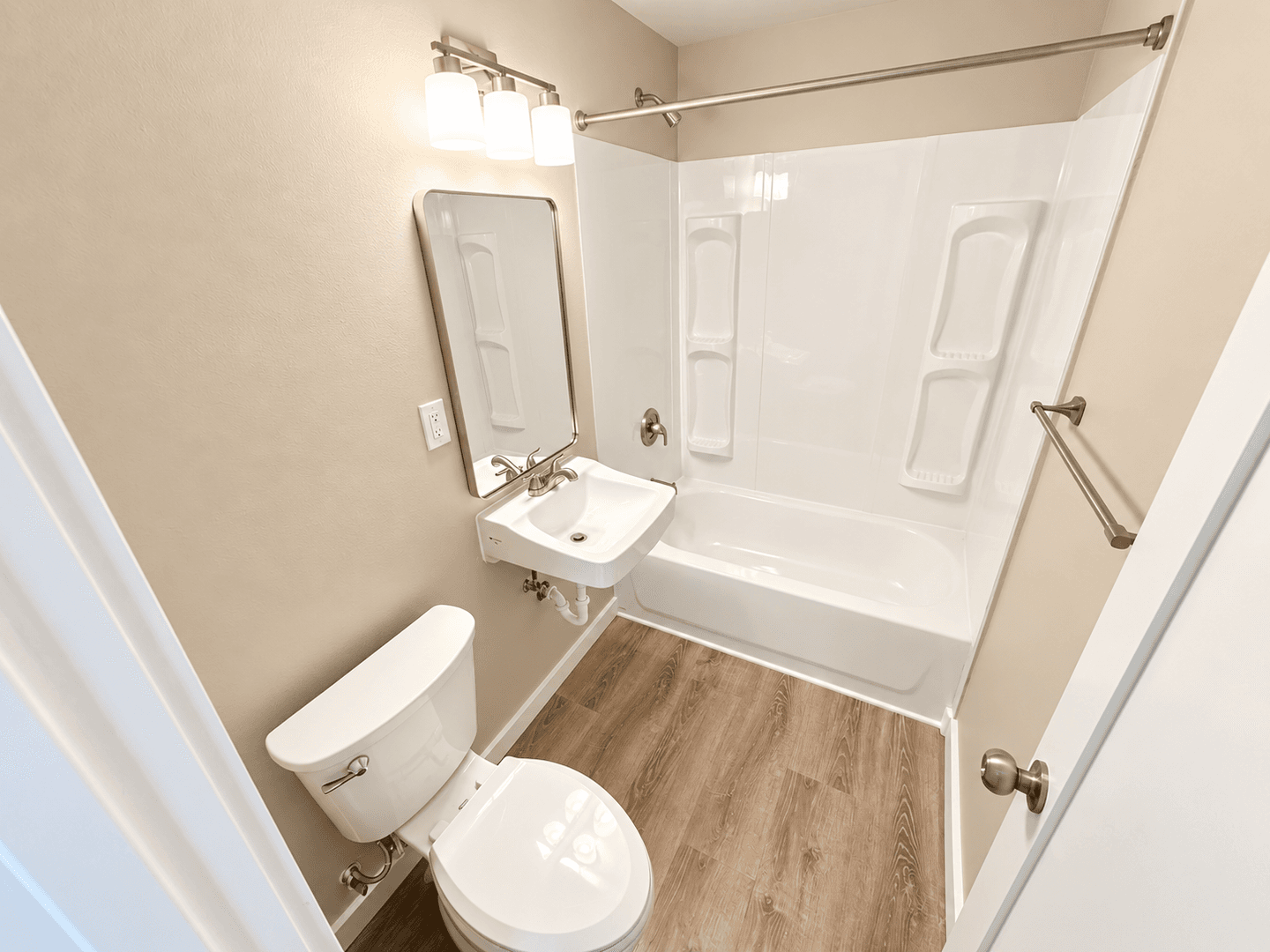 Seattle Apartment: 7500 6th Ave NW