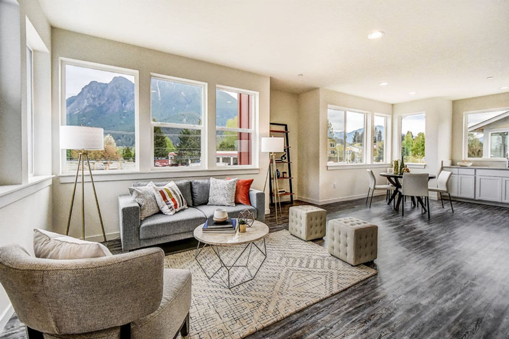 North Bend Apartment: 220 SE Orchard Dr