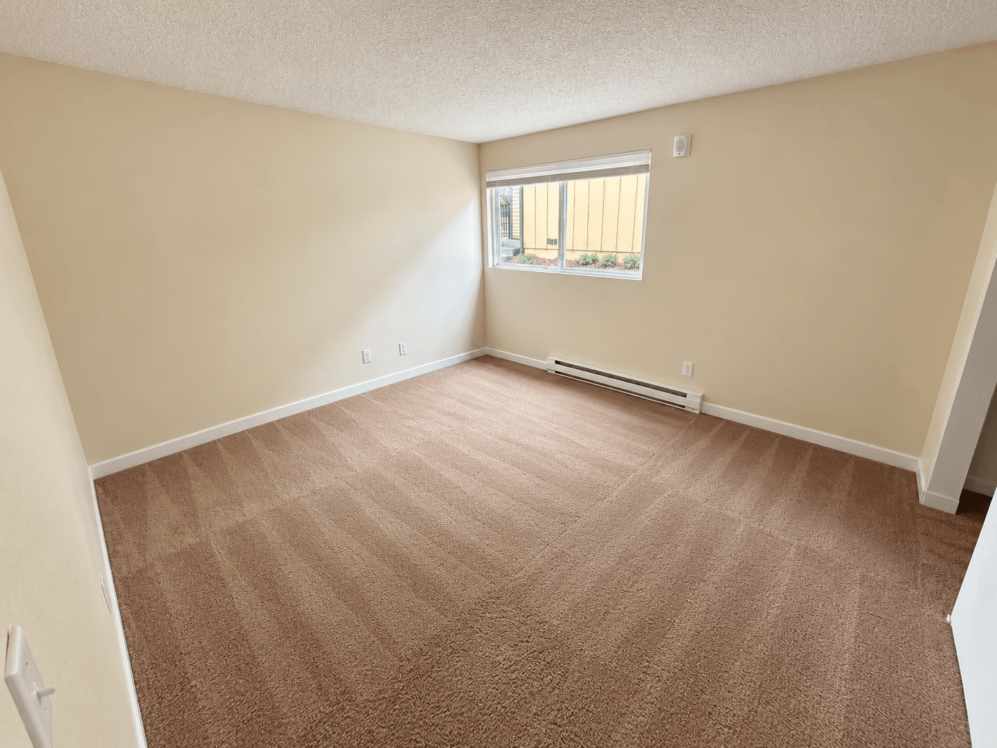Bellevue Apartment: 13001 SE 28th PL