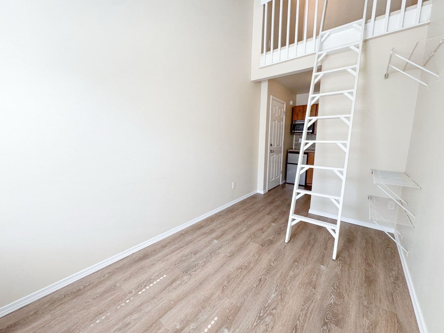 Redmond Apartment: 16552 NE 84th Court