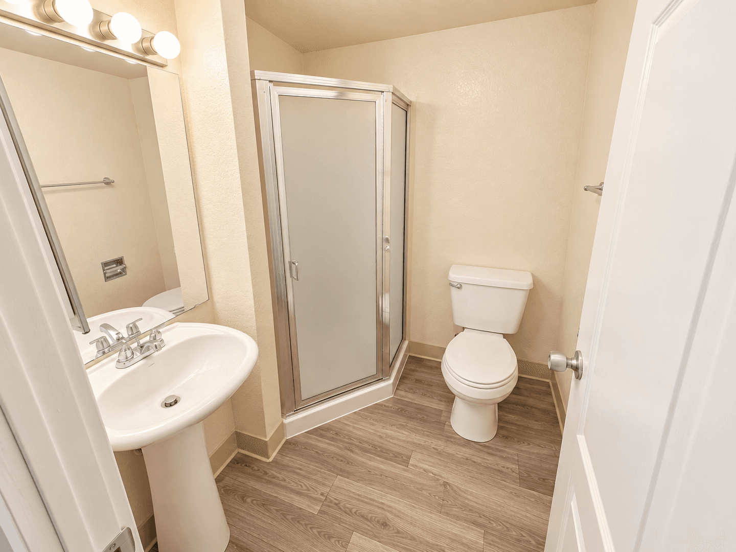Seattle Apartment: 714 7th Ave