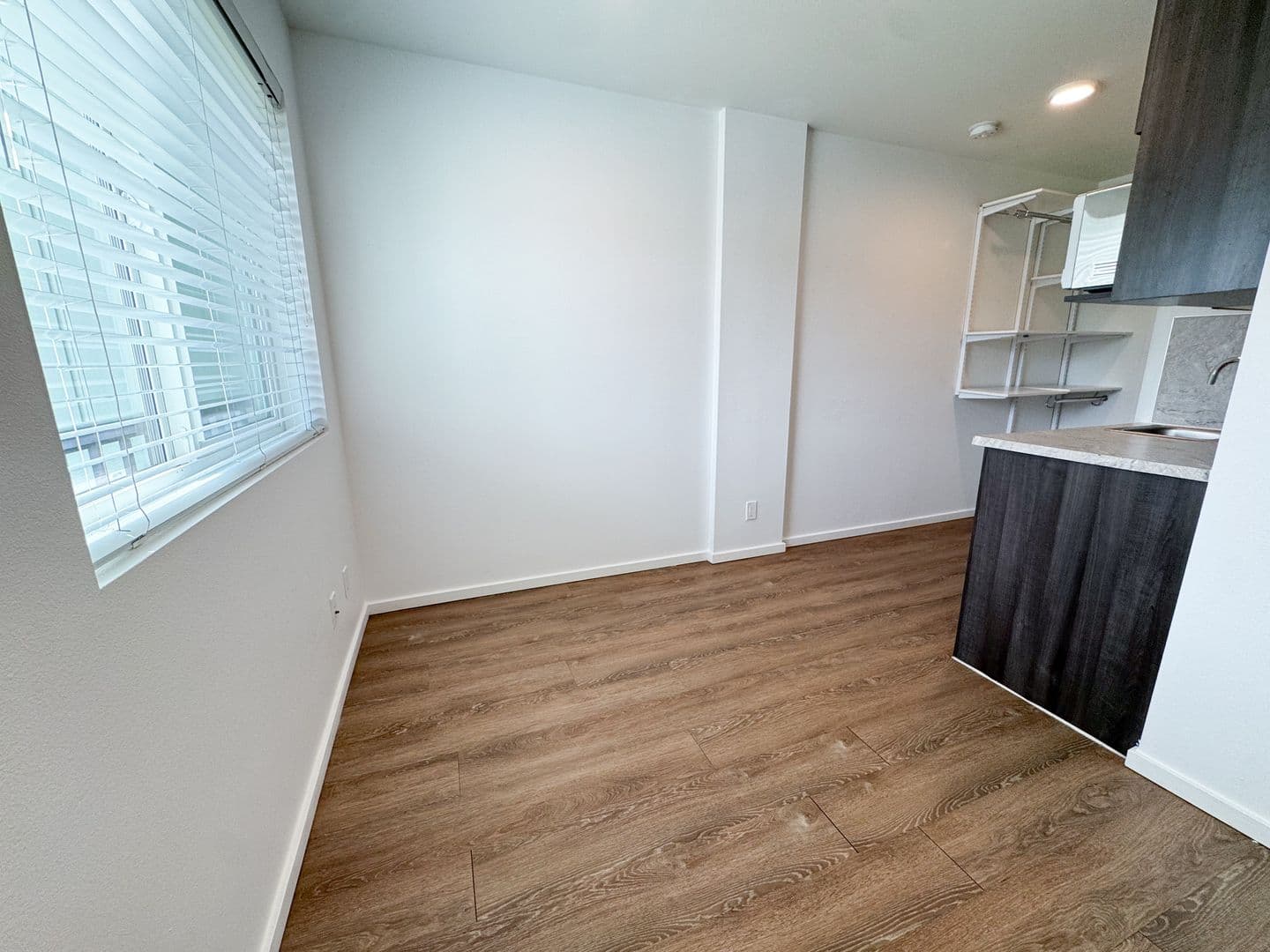 Redmond Apartment: 16210 NE 80th St