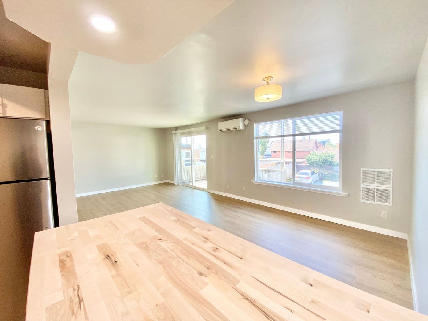Seattle Apartment: 119 19th Ave