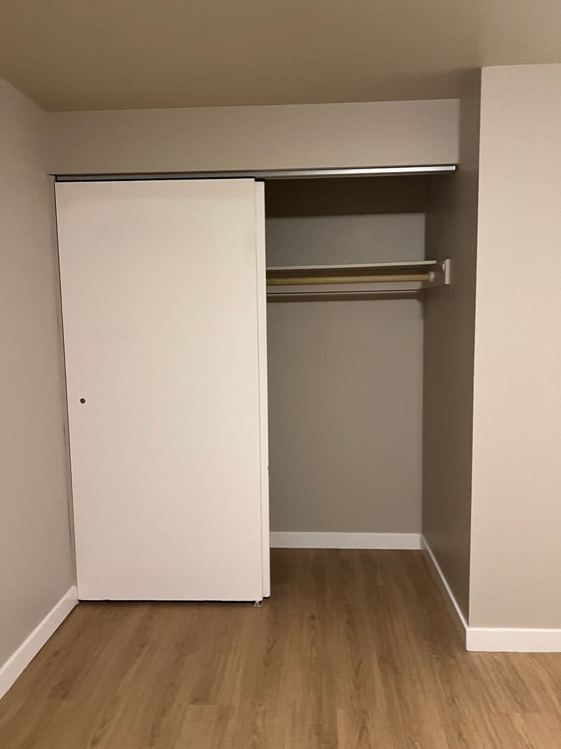 Seattle Apartment: 119 19th Ave