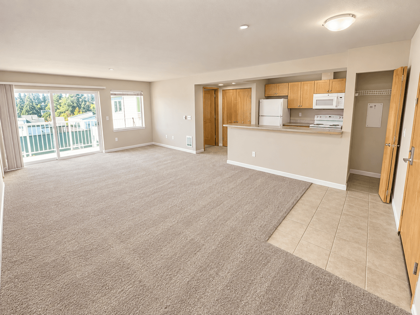 Seattle Apartment: 12317 15th Ave NE