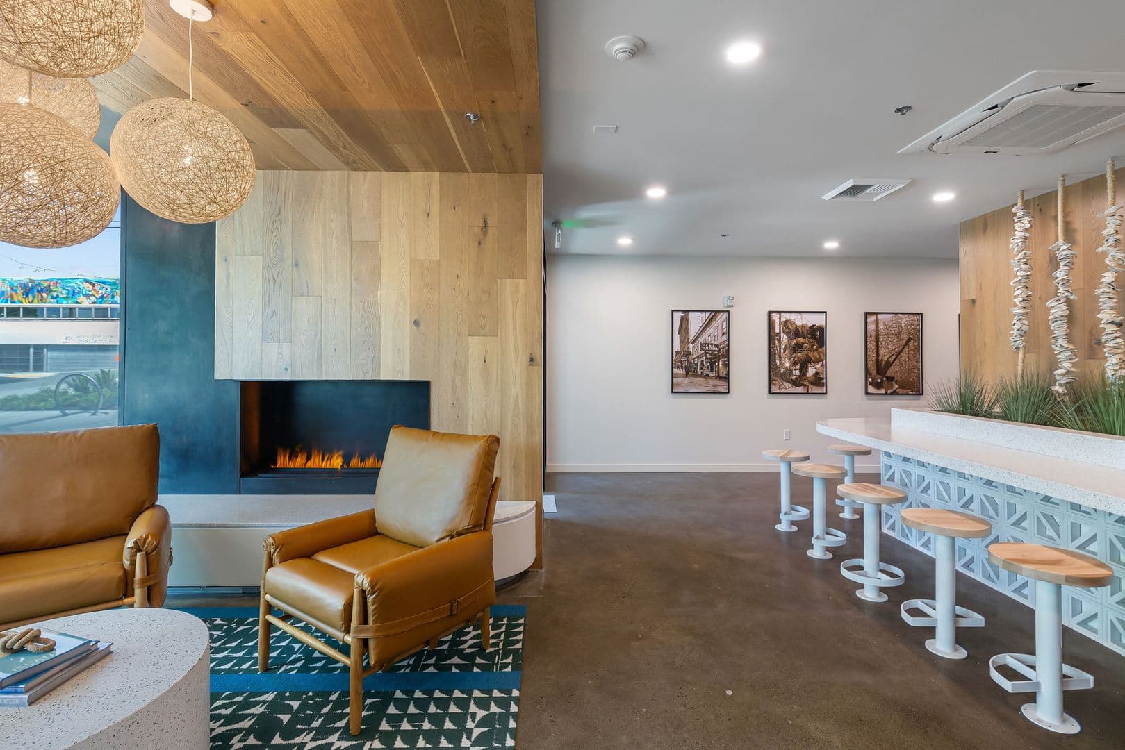 Seattle Apartment: 404 16th Ave S