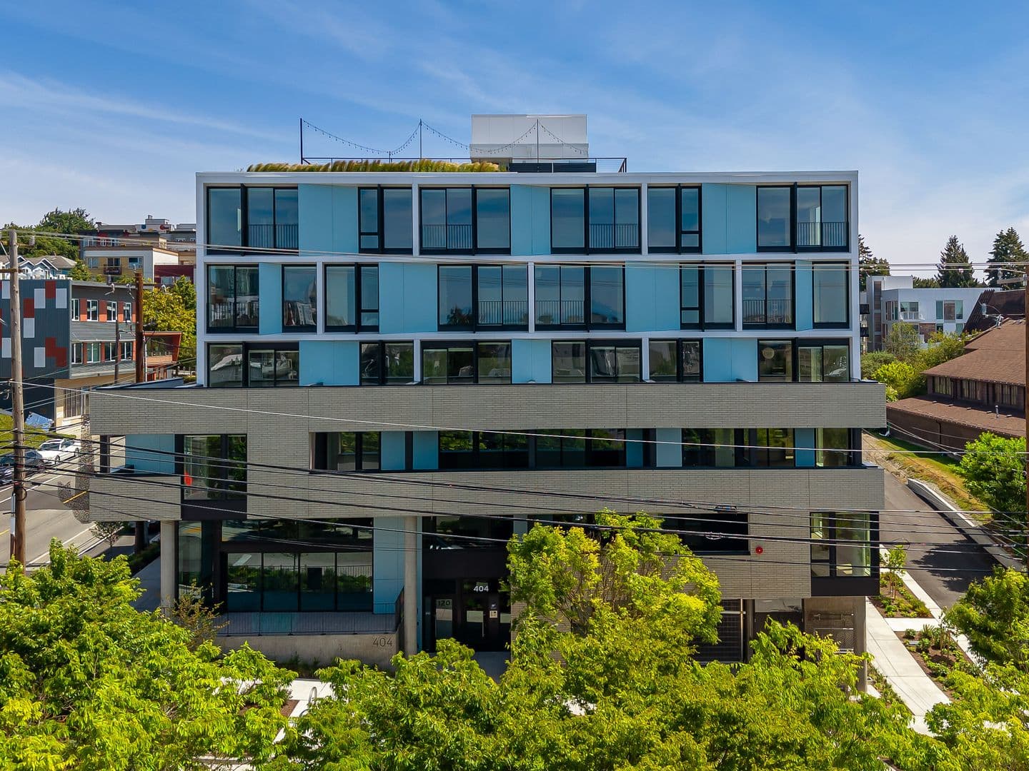 Seattle Apartment: 404 16th Ave S