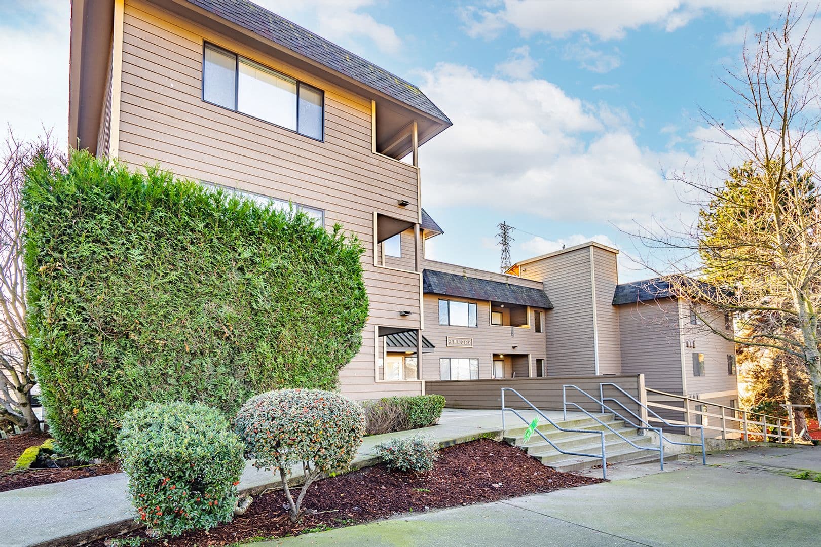 Seattle Apartment: 201 NW 39th St