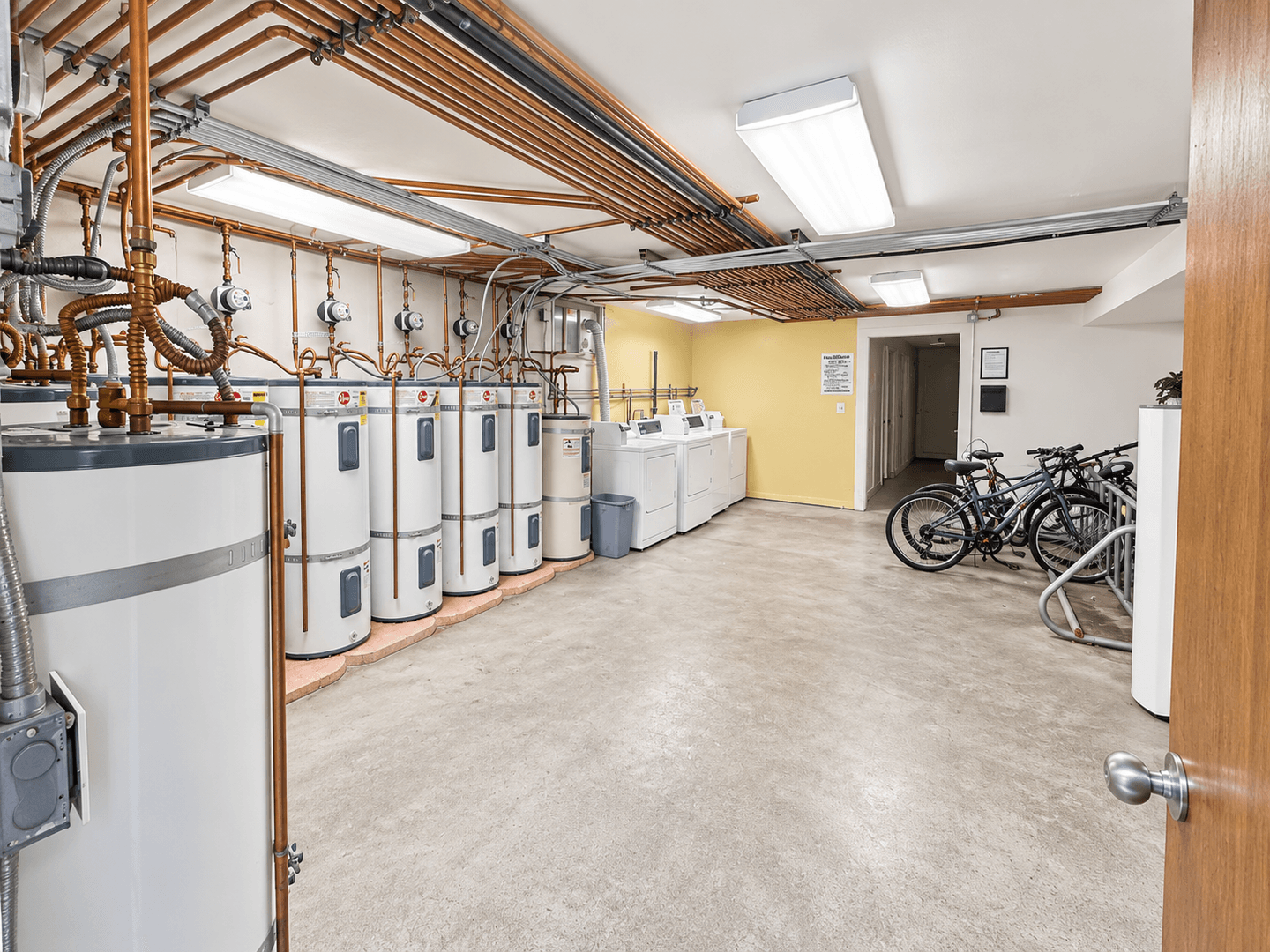 Seattle Apartment: 7500 6th Ave NW
