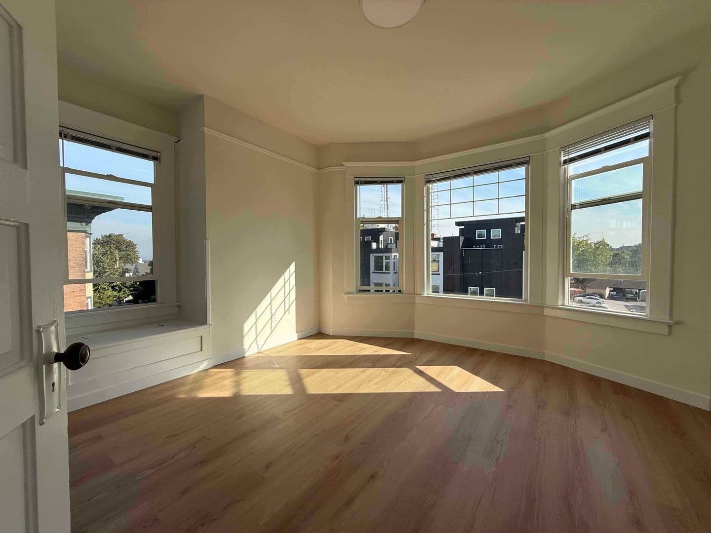 Seattle Apartment: 1616 E Howell Street