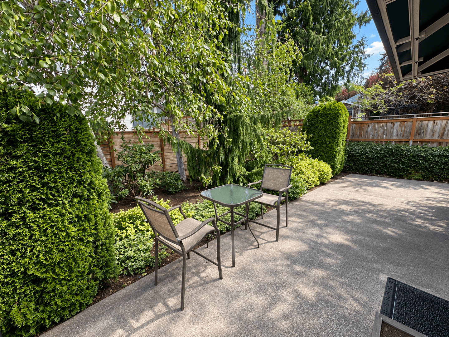 Seattle Apartment: 7500 6th Ave NW