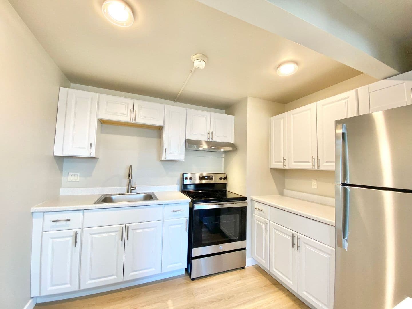 Seattle Apartment: 119 19th Ave