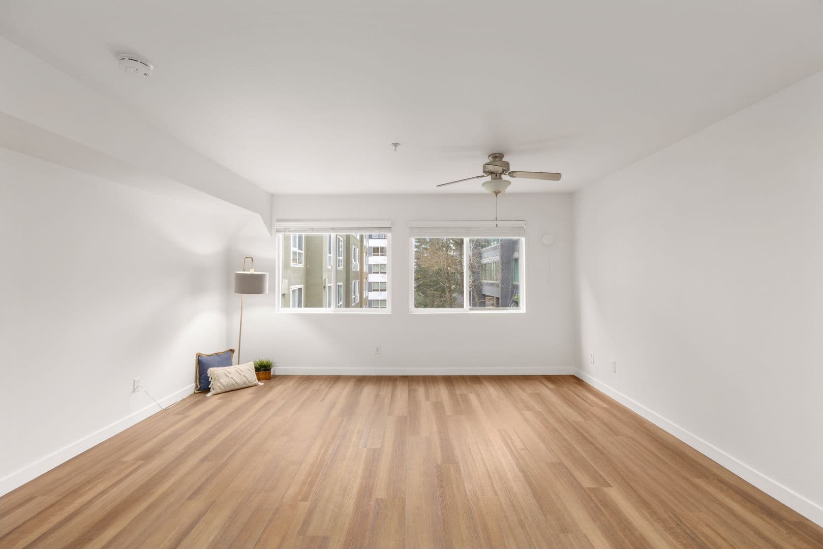 Bellevue Apartment: 11115 NE 2nd St