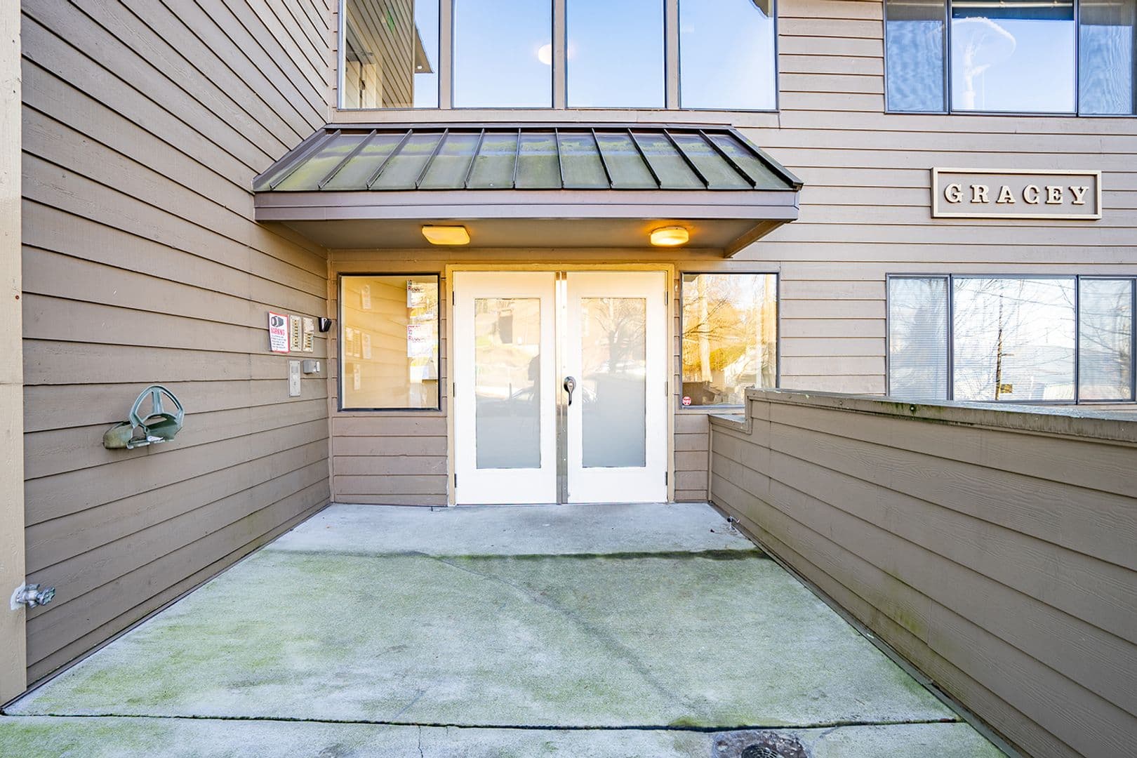 Seattle Apartment: 201 NW 39th St