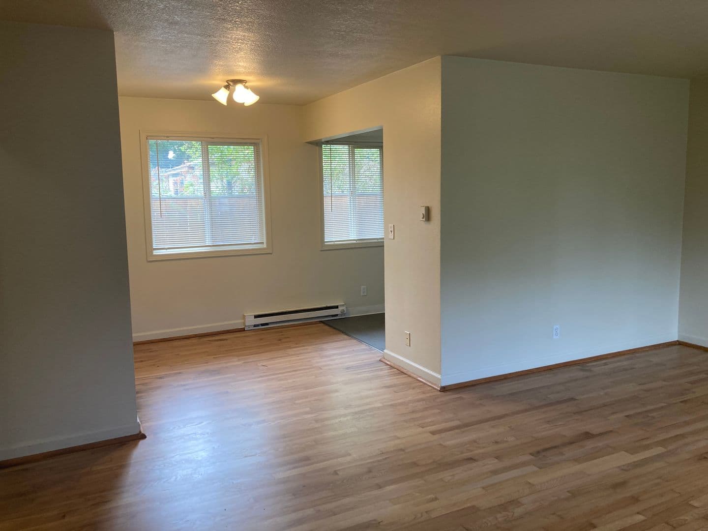 BEAVERTON Apartment: 4955 SW LOMBARD AVE