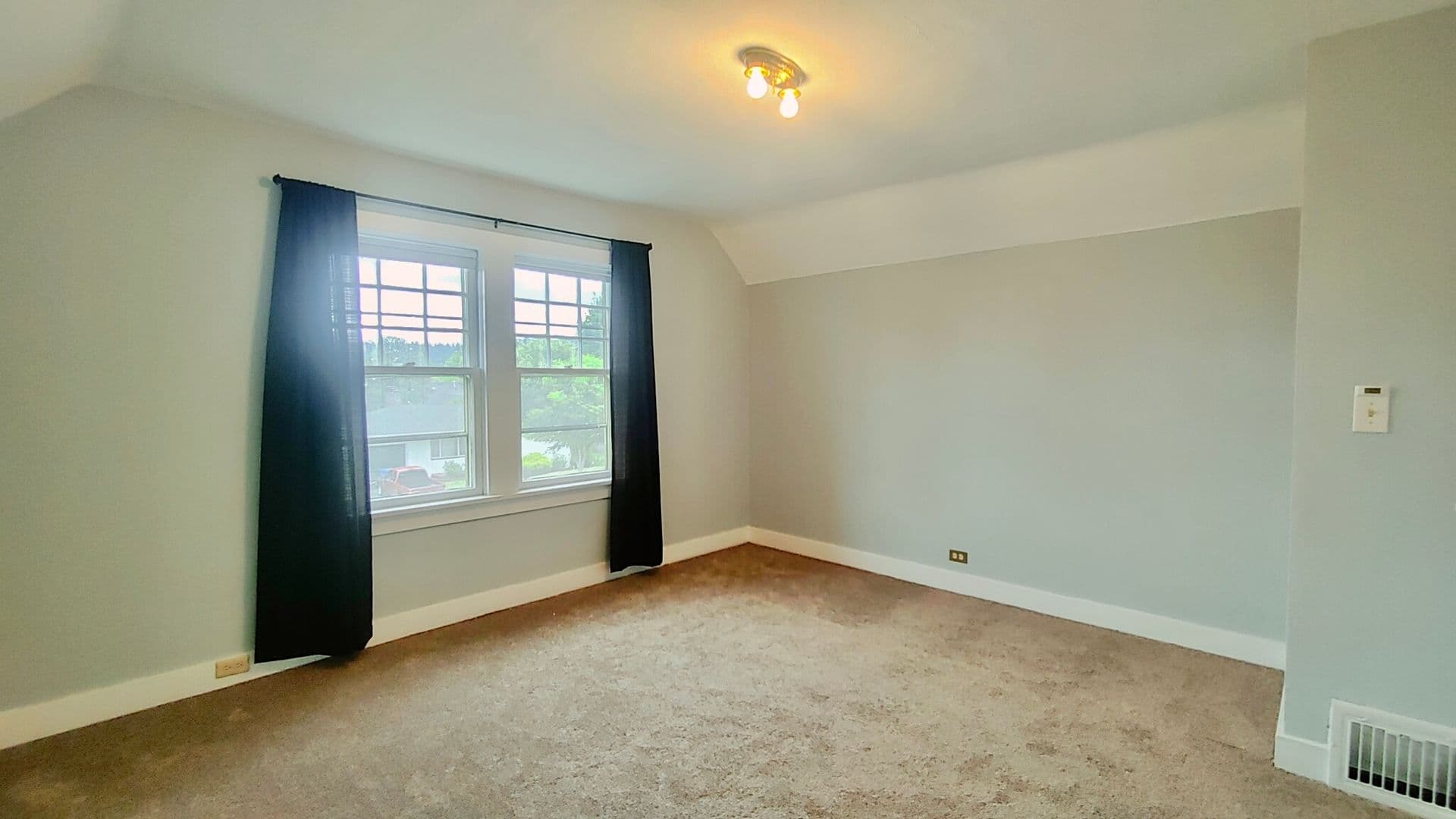 PORTLAND House: 4435 NE 73RD AVE.