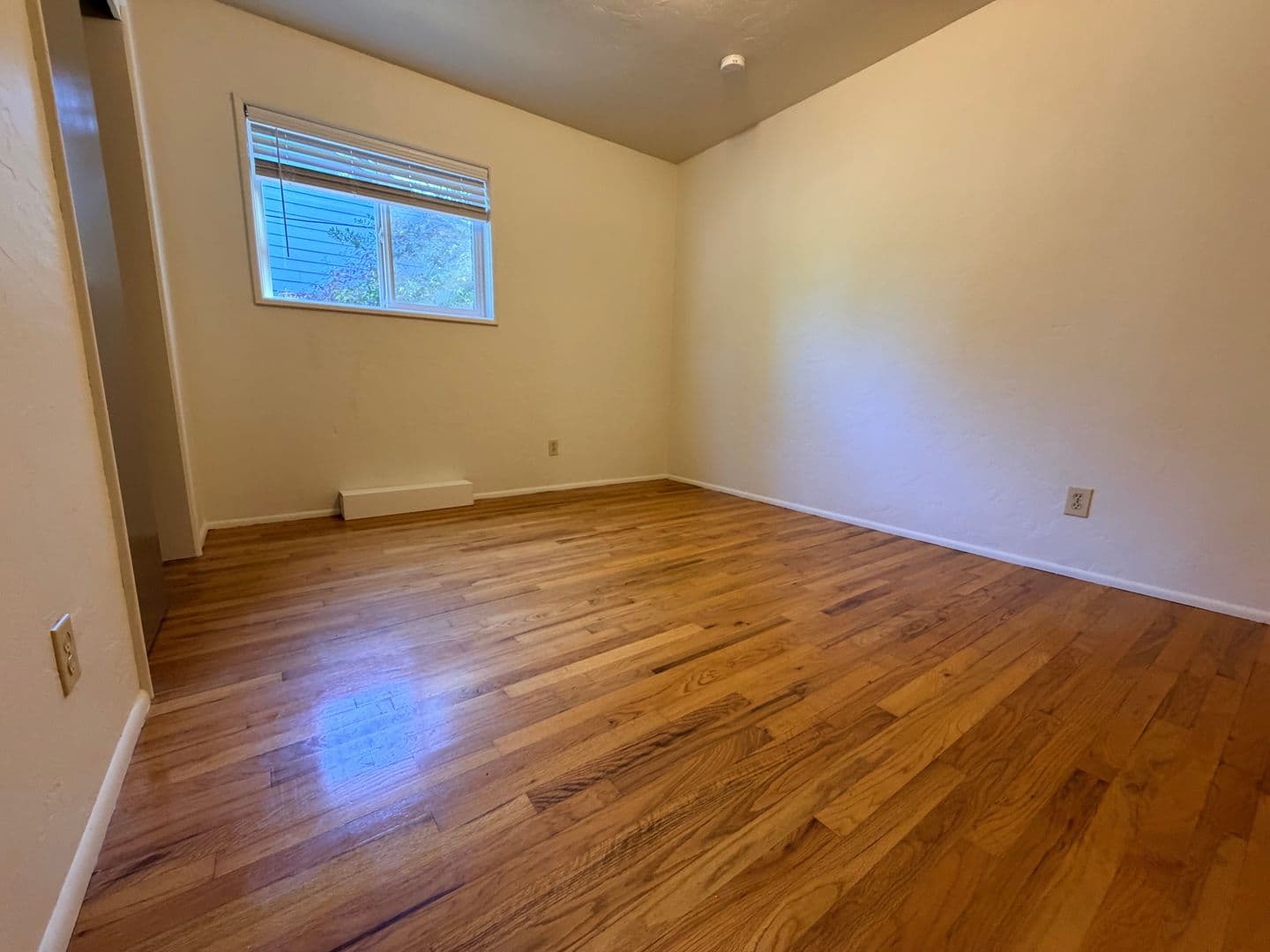 PORTLAND Apartment: 6634 E BURNSIDE #A-N