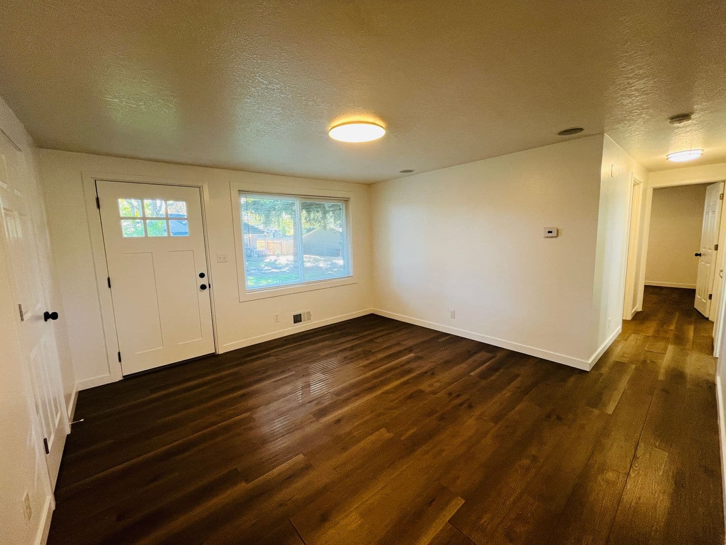 OREGON CITY Apartment: 409 & 411 EASTFIELD DR.