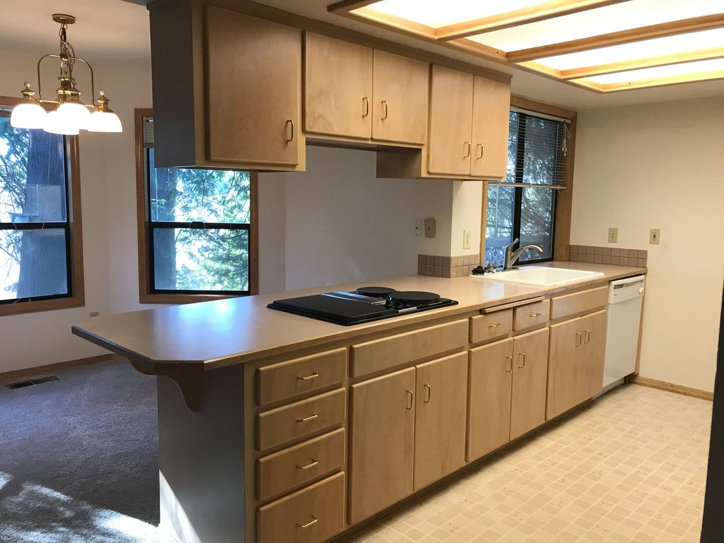 TIGARD House: 9570 SW MILLEN DR