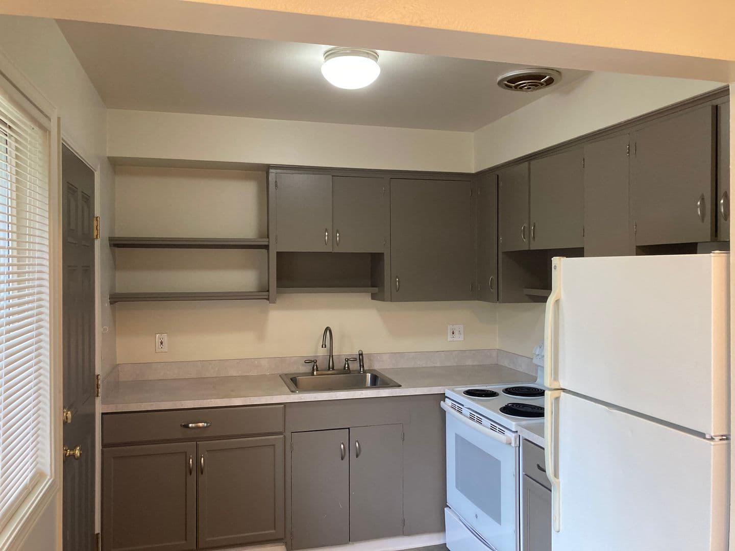 BEAVERTON Apartment: 4955 SW LOMBARD AVE