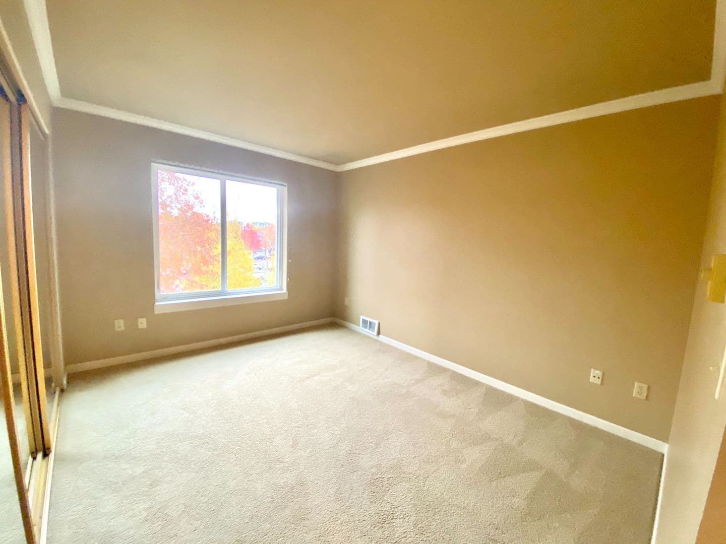 PORTLAND House: 4970 SW LANDING DR