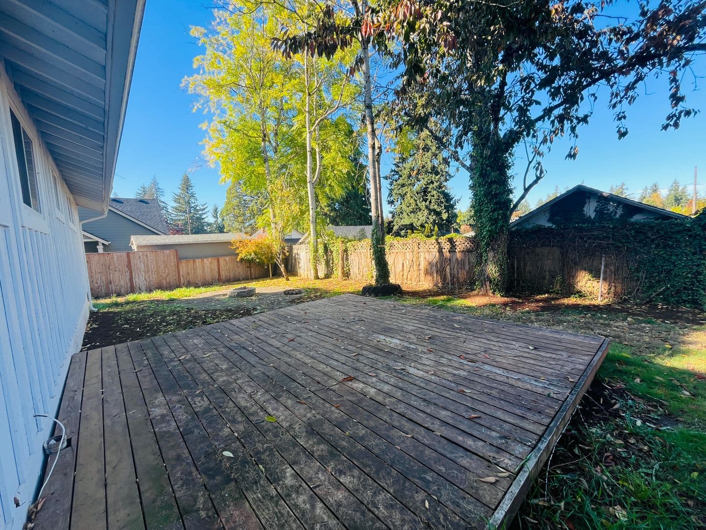 OREGON CITY Apartment: 409 & 411 EASTFIELD DR.