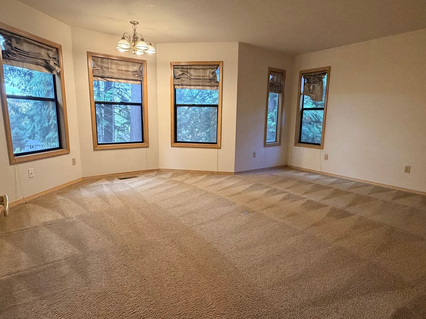 TIGARD House: 9570 SW MILLEN DR