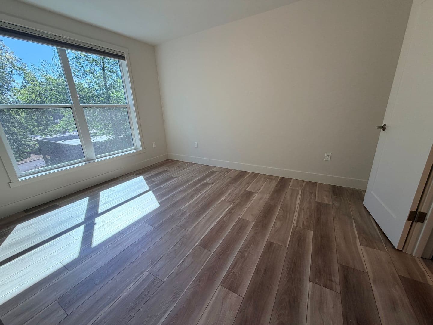 LAKE OSWEGO Apartment: 15948 QUARRY RD.
